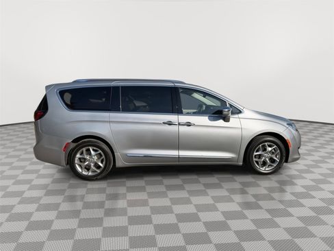 Used 2019 Chrysler Pacifica Limited FWD image 6
