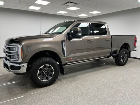 Used 2023 Ford F350 Lariat w/ Lariat Ultimate Package AWD/4WD image 6