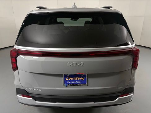 New 2026 Kia Carnival EX FWD image 7
