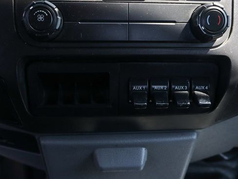 Used 2015 Ford F550 2WD Regular Cab Super Duty image 29