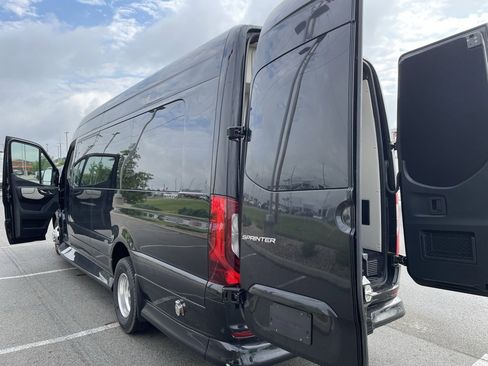 Used 2024 Mercedes-Benz Sprinter 3500 image 14