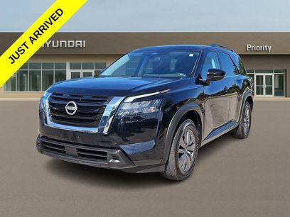 Used 2025 Nissan Pathfinder SV