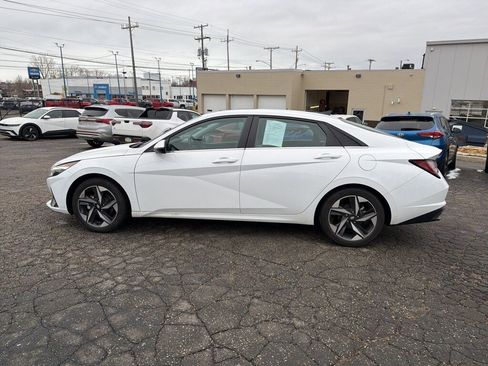 Certified 2022 Hyundai Elantra Limited image 4