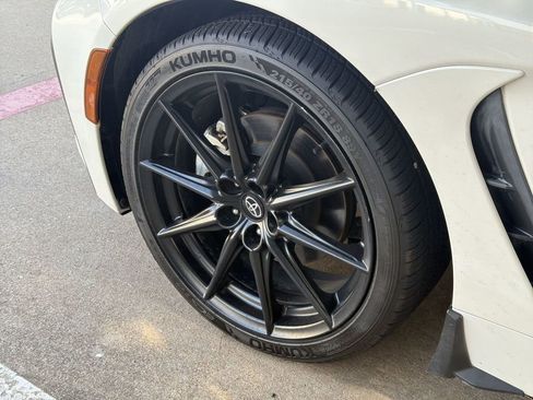 Used 2025 Toyota GR86 Premium RWD image 5