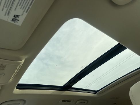 Used 2024 Cadillac XT6 Premium Luxury w/ Technology Package image 32