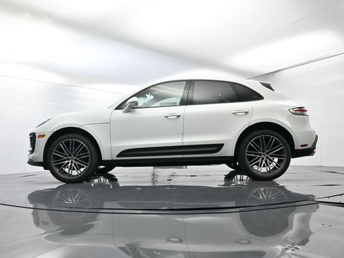 Certified 2025 Porsche Macan AWD/4WD image 45