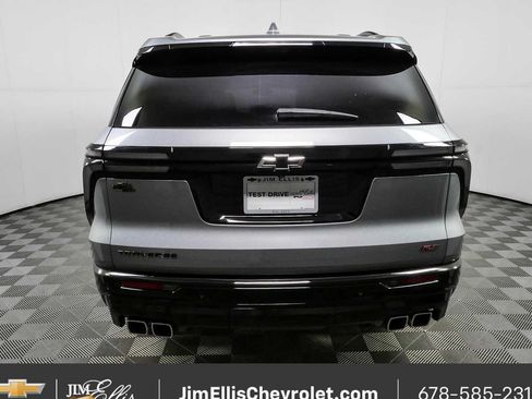 Certified 2024 Chevrolet Traverse RS FWD image 30