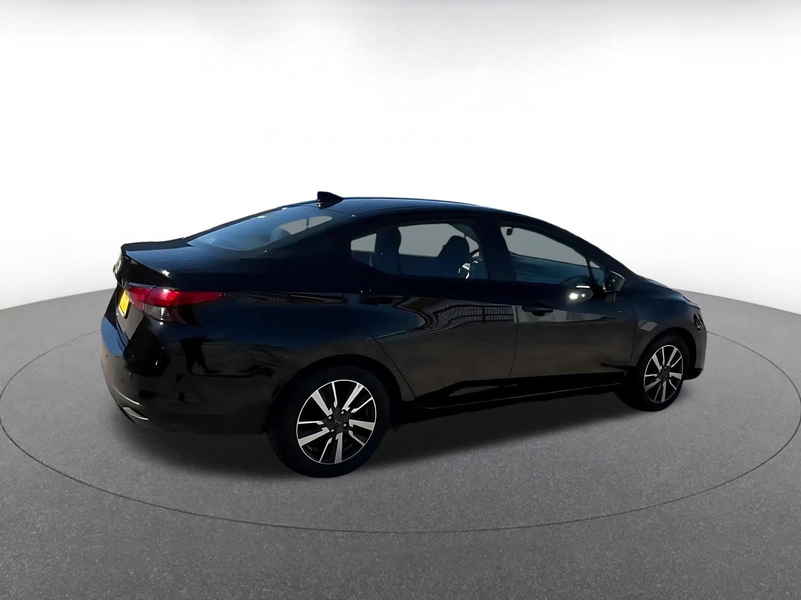 Used 2025 Nissan Versa SV FWD image 14