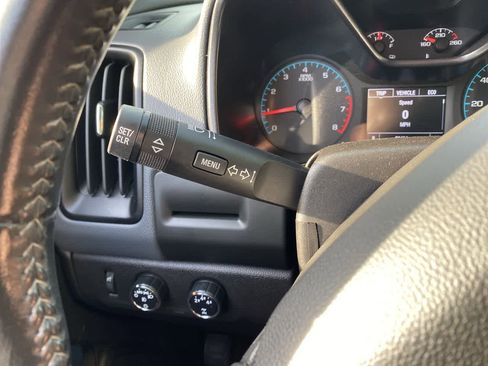 Used 2015 Chevrolet Colorado Z71 AWD/4WD image 23