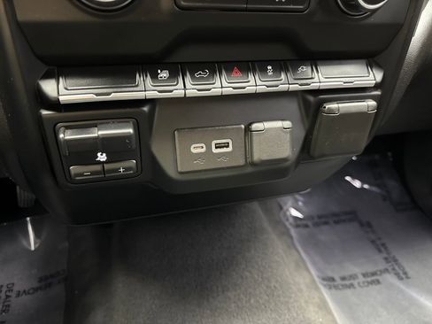Used 2022 Chevrolet Silverado 2500 Custom w/ Custom Convenience Package AWD/4WD image 65