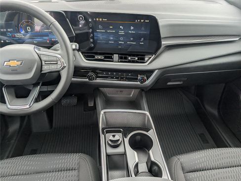 New 2026 Chevrolet Equinox LT w/ LPO, Floor Liner Package FWD image 12