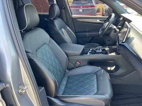 Used 2024 Volkswagen Atlas Cross Sport SEL Premium R-Line image 23