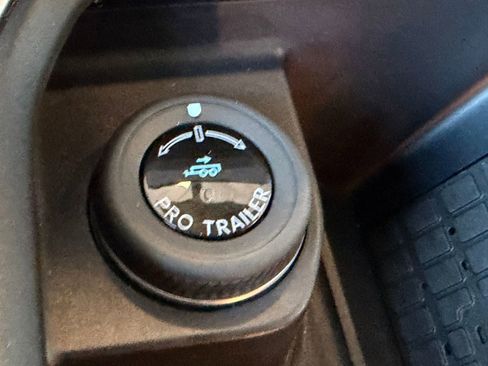 Used 2025 Ford Expedition Max Active image 30