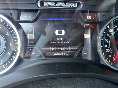 Used 2021 RAM 1500 Laramie AWD/4WD image 7