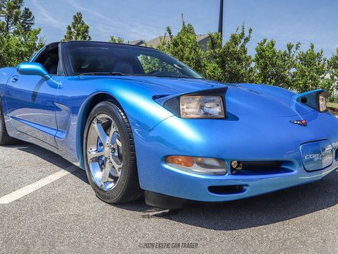 Used 1998 Chevrolet Corvette Coupe w/ Roof Pkg RWD image 24