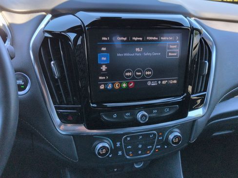 Used 2023 Chevrolet Traverse LT AWD/4WD image 13