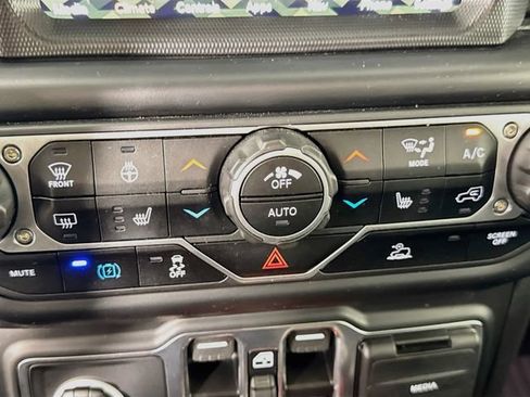 Used 2023 Jeep Wrangler Unlimited Sahara w/ Cold Weather Group AWD/4WD image 25