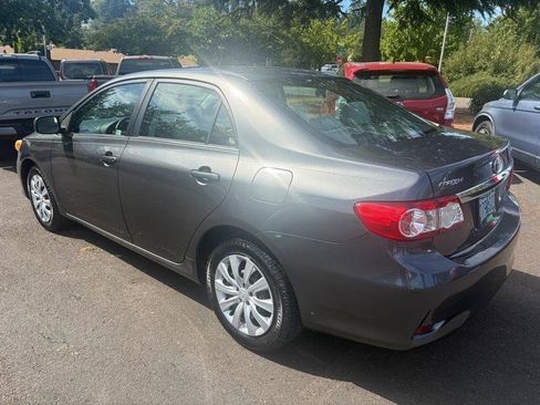 Used 2013 Toyota Corolla LE FWD image 5