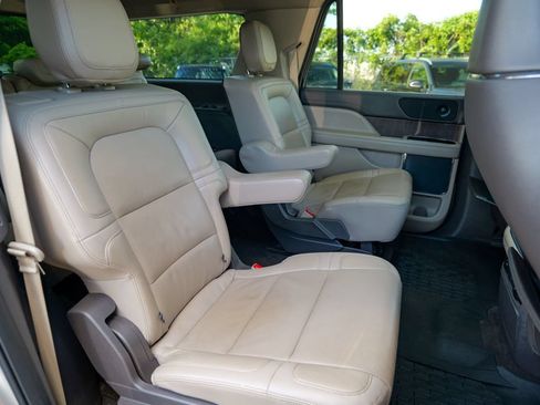 Used 2023 Lincoln Navigator L Reserve AWD/4WD image 33