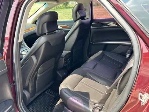 Used 2013 Lincoln MKZ image 18