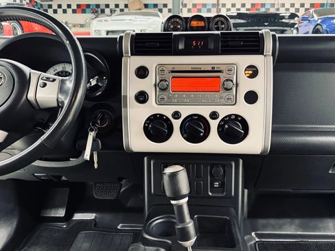 Used 2012 Toyota FJ Cruiser 2WD w/ Upgrade Pkg image 38