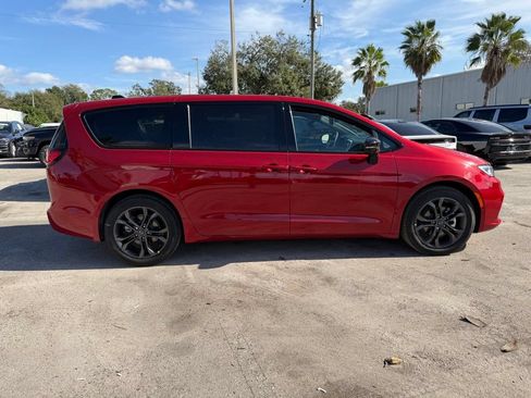 New 2026 Chrysler Pacifica Select FWD image 7