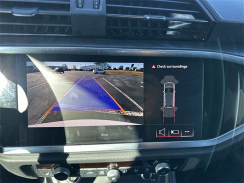 Used 2024 Audi Q3 2.0T Premium image 22