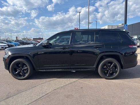 Used 2022 Jeep Grand Cherokee L Limited w/ Luxury Tech Group II AWD/4WD image 8