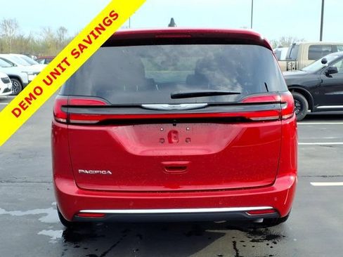 New 2026 Chrysler Pacifica Select FWD image 23