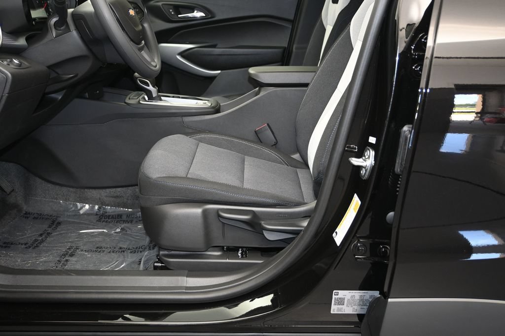 New 2026 Chevrolet Trax LS w/ LS Convenience Package FWD image 21