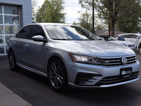 Used 2018 Volkswagen Passat 2.0T R-Line w/ R-Line Lighting Package FWD image 7