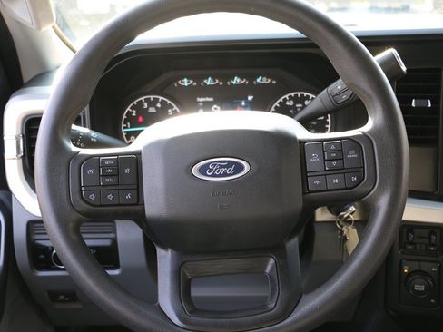 Used 2023 Ford F250 XLT AWD/4WD image 18