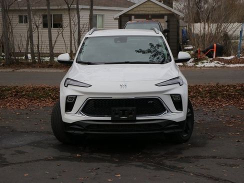 Used 2024 Buick Encore GX Sport Touring image 2