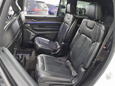 Used 2021 Jeep Grand Cherokee L Overland w/ Luxury Tech Group IV image 29