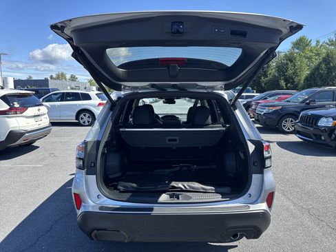 Certified 2025 Subaru Forester Touring AWD/4WD image 28