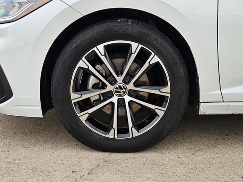 Used 2025 Volkswagen Jetta Sport image 12