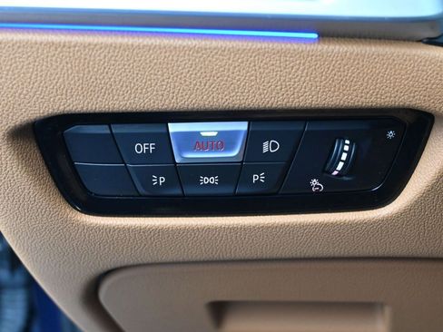 Used 2021 BMW 330i Sedan w/ Premium Package image 36