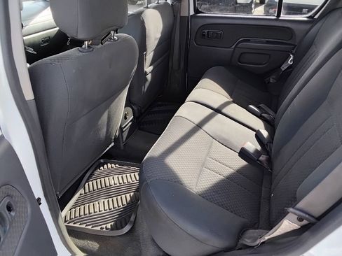 Used 2004 Nissan Xterra XE image 17