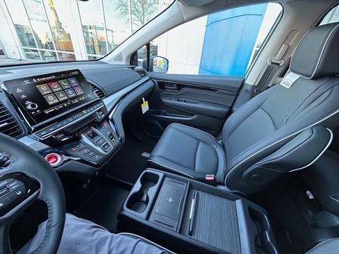 New 2026 Honda Odyssey Touring image 14