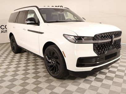 New 2025 Lincoln Navigator Reserve w/ Jet Appearance Package