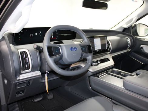New 2025 Ford Expedition Max Active image 27