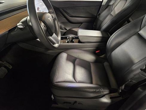 Used 2020 Tesla Model Y Long Range image 15