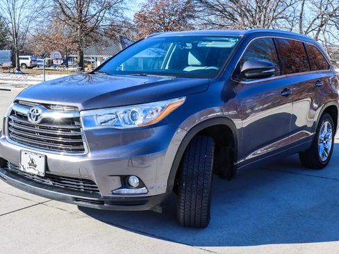 Used 2016 Toyota Highlander Limited image 3