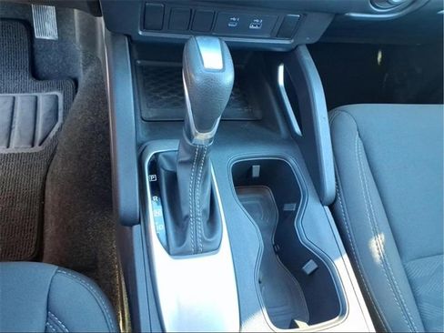 Used 2022 Nissan Frontier SV image 18