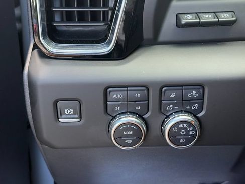 Used 2025 GMC Sierra 1500 Denali w/ Denali Reserve Package AWD/4WD image 29