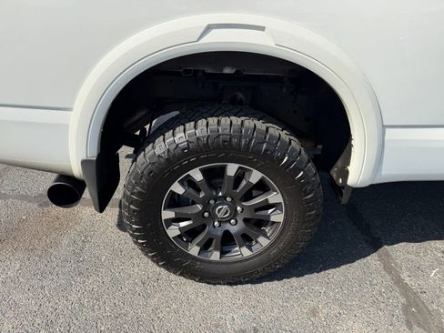Used 2019 Nissan Titan PRO-4X AWD/4WD image 19