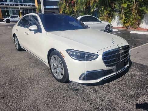 Used 2022 Mercedes-Benz S 500 4MATIC w/ Warmth & Comfort Package image 6