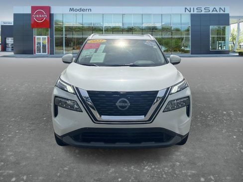 Used 2023 Nissan Rogue SV w/ SV Premium B Package image 2