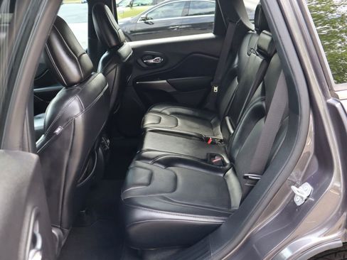 Used 2021 Jeep Cherokee Latitude Lux w/ Sun & Sound Group FWD image 13