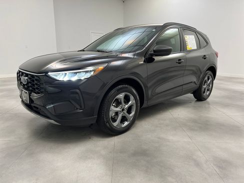 Used 2025 Ford Escape ST-Line AWD/4WD image 3